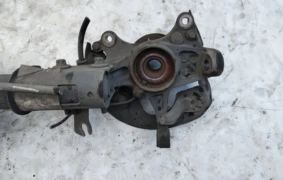 Peugeot 308 Front wheel hub spindle knuckle 