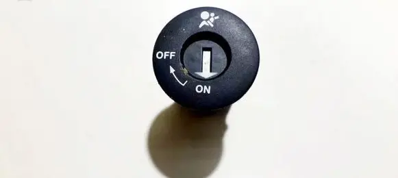Nissan Qashqai+2 Passenger airbag on/off switch 21108409 25585bc600
