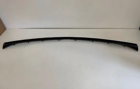 Porsche Cayenne (9Y0 9Y3) Engine compartment rubber 9Y0823727A