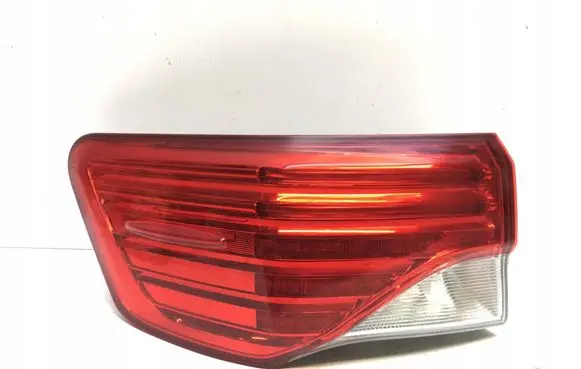 Toyota Avensis T270 Rear/tail lights LT52X