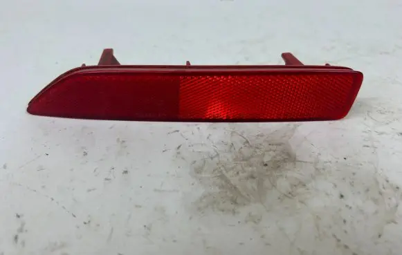 Honda CR-V Rear tail light reflector P9069