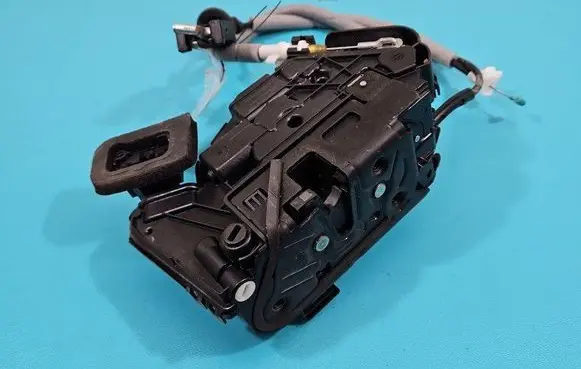 Skoda Karoq Rear door lock 5TA839015E IMPRK1449343