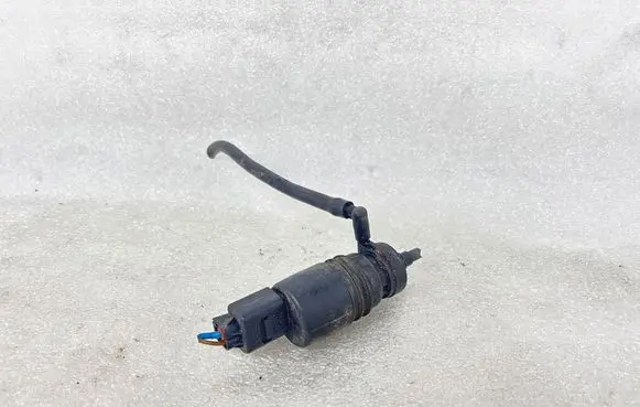 BMW 5 F10 F11 Windscreen/windshield washer pump 8364516