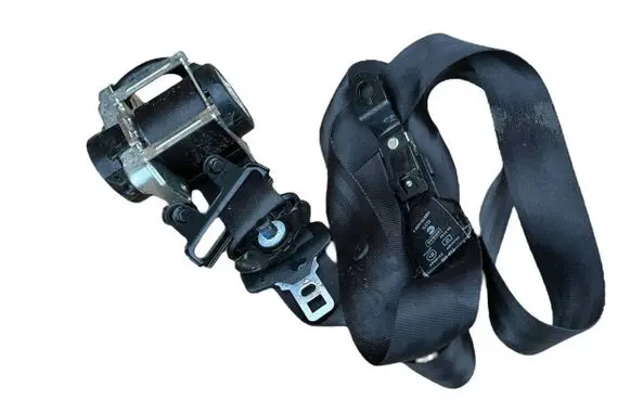 Volvo V40 Front seatbelt 31390454 10052013 619946000