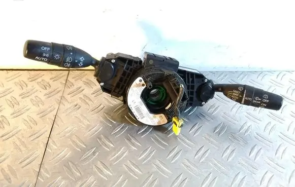 Wiper turn signal indicator stalk/switch