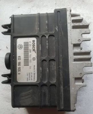 Volkswagen Golf III Engine control unit/module 032906026A 26SA2515 0261200764