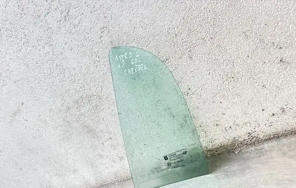 Opel Astra G Rear vent window glass DOT36AS2M129 43R007022 70961010