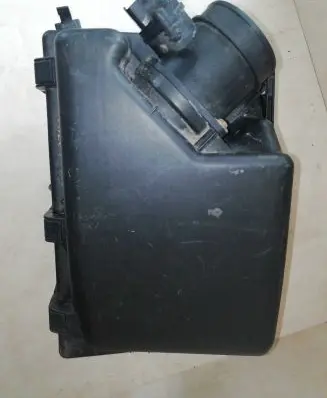 Volvo XC70 Air filter box 8649673 13585