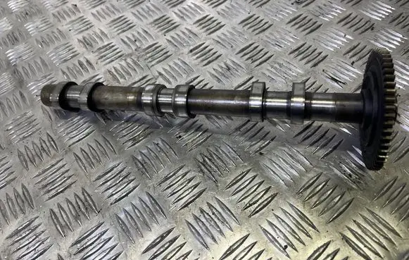 Mercedes-Benz E W212 Camshaft A64208