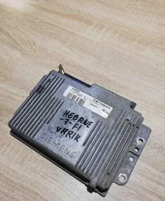 Renault Megane I Engine control unit/module ECU S115300120 HOM7700860319