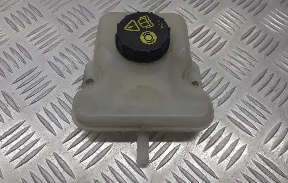 Mazda 5 Brake fluid reservoir C23643550