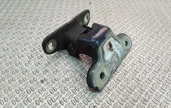 Land Rover Discovery Rear door upper hinge