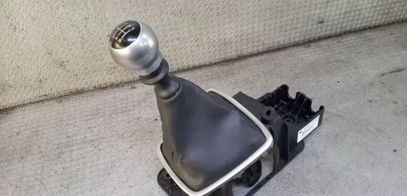 Renault Laguna III Gear shifter/selector 8200933375B
