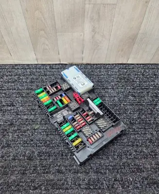 BMW 5 G30 G31 Fuse module 6837091 6992958