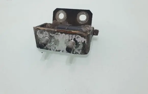 Nissan Qashqai+2 Loading door upper hinge 