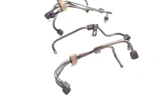 Volvo XC90 Fuel injector supply line/pipe