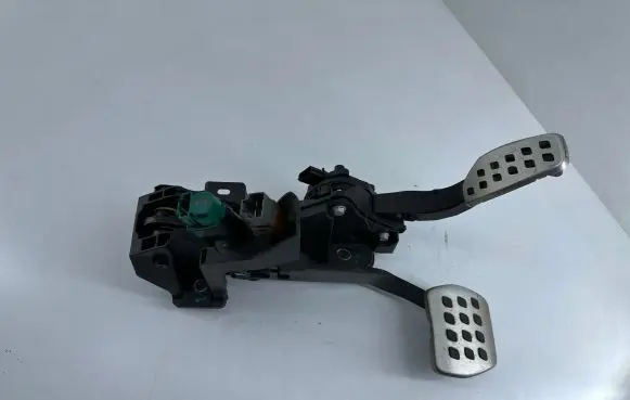 Renault Clio V Pedal assembly 180108467R 6PV01290203 0107202088