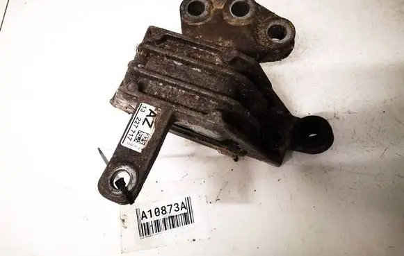 Opel Insignia A Engine mount bracket 13227717