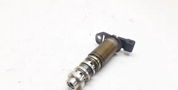 BMW 1 E82 E88 Camshaft vanos timing valve 7584115