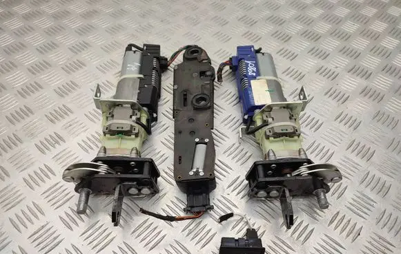 Volkswagen PASSAT B7 Tailgate/trunk/boot lift motor 3AF827887 3C9827383K 3C9827384K