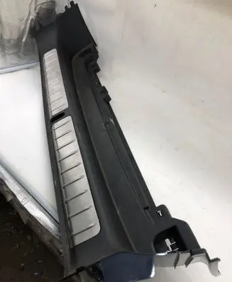 BMW X4 G02 Tailgate/boot lid lock trim 51477424561