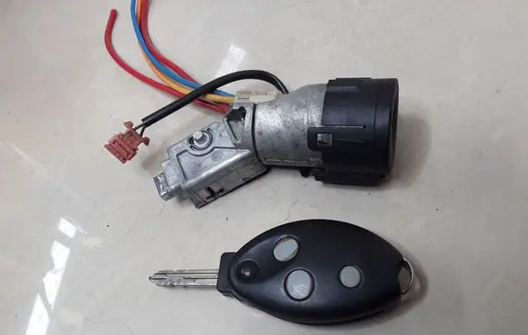 Citroen C5 Ignition lock 9648445180