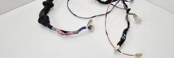 Toyota Avensis T250 Front door wiring loom 8215105490 8215105490L