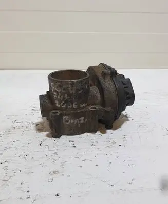 Ford Focus Throttle valve VR2S6U9E927FC