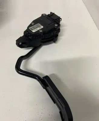 Volkswagen Sharan Accelerator throttle pedal 7M3721603D YM219F836AB