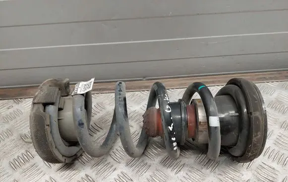 Chrysler Pacifica Rear coil spring P68231026AA 1026AA