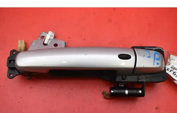 Suzuki SX4 Front door exterior handle 