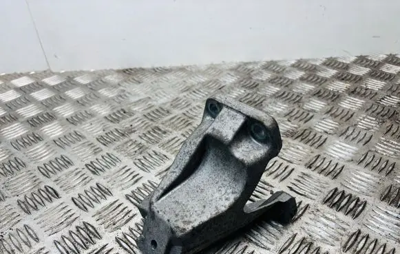 Audi A4 S4 B6 8E 8H Engine mounting bracket 8E0199308H