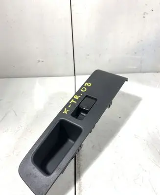 Nissan X-Trail T31 Electric window control switch 80961JG4004