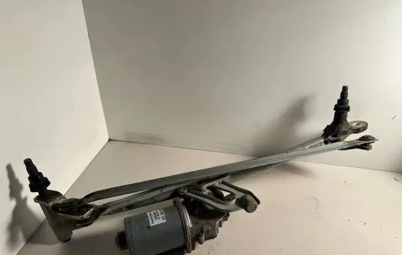 BMW X1 E84 Front wiper linkage and motor 2992465 W14109 2050S