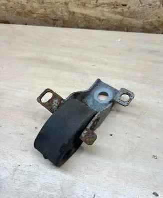 Volvo XC90 Muffler mount bracket/holder 31478511