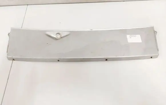 Mercedes-Benz W123 Wiper trim