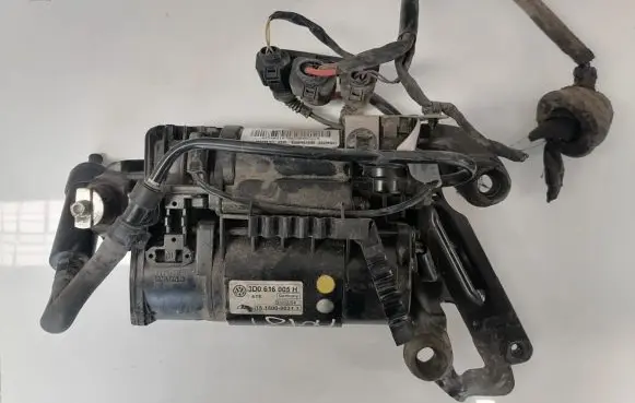 Volkswagen Phaeton Air suspension compressor/pump 3D0616005H