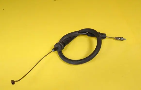 Opel Corsa B Throttle cable 90573302 90573302UP