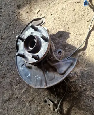 Toyota Avensis T250 Front wheel hub
