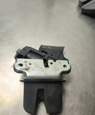 Seat Exeo (3R) Tailgate window lock/catch/latch 4F5827505D