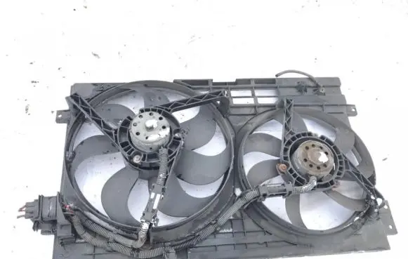 Audi TT Mk1 Radiator cooling fan shroud 8n0121205a