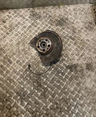 Mercedes-Benz E C207 W207 Rear wheel hub 2043500441 A2043500441