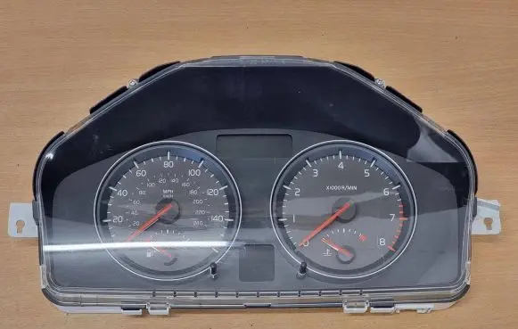 Volvo C70 Speedometer (instrument cluster) 30728777 69594940T 0007678