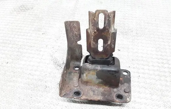Citroen C3 Engine mount bracket