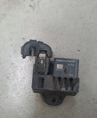 BMW 5 F10 F11 Glow plug pre-heat relay 857008702 0522120103 131205