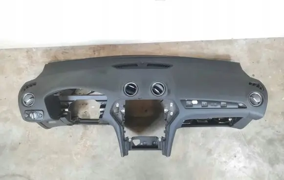 Ford Mondeo MK IV Dashboard