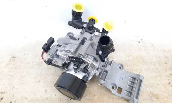 BMW X1 U11 Water pump 8471945 8490651 11518471945