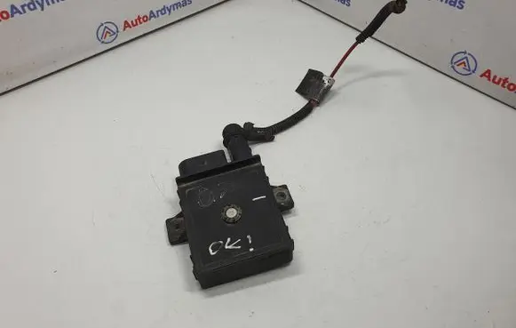 BMW 5 E60 E61 Glow plug pre-heat relay 7801201 12217801201