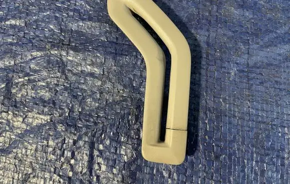 Volvo V50 Seat belt trim 8665744