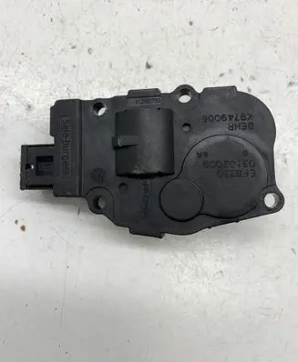 Mercedes-Benz E A207 Air flap motor/actuator EFB330 K9749005